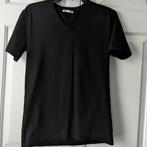 Zara Men's V-neck Shirt - Picture 1 of 2